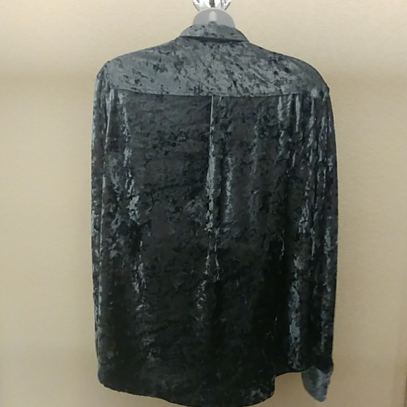 Investments Petites Slate Crushed Velvet L/S Top - Picture 5 of 8